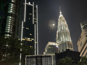 Regalia Amazing klcc view by sweet homes